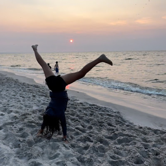 Meet your Posher, Madison - Picture 1 of 1